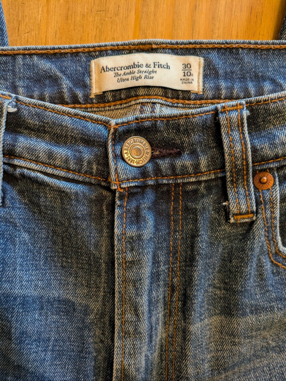 A&F High Rise Jeans - Picture 3 of 5